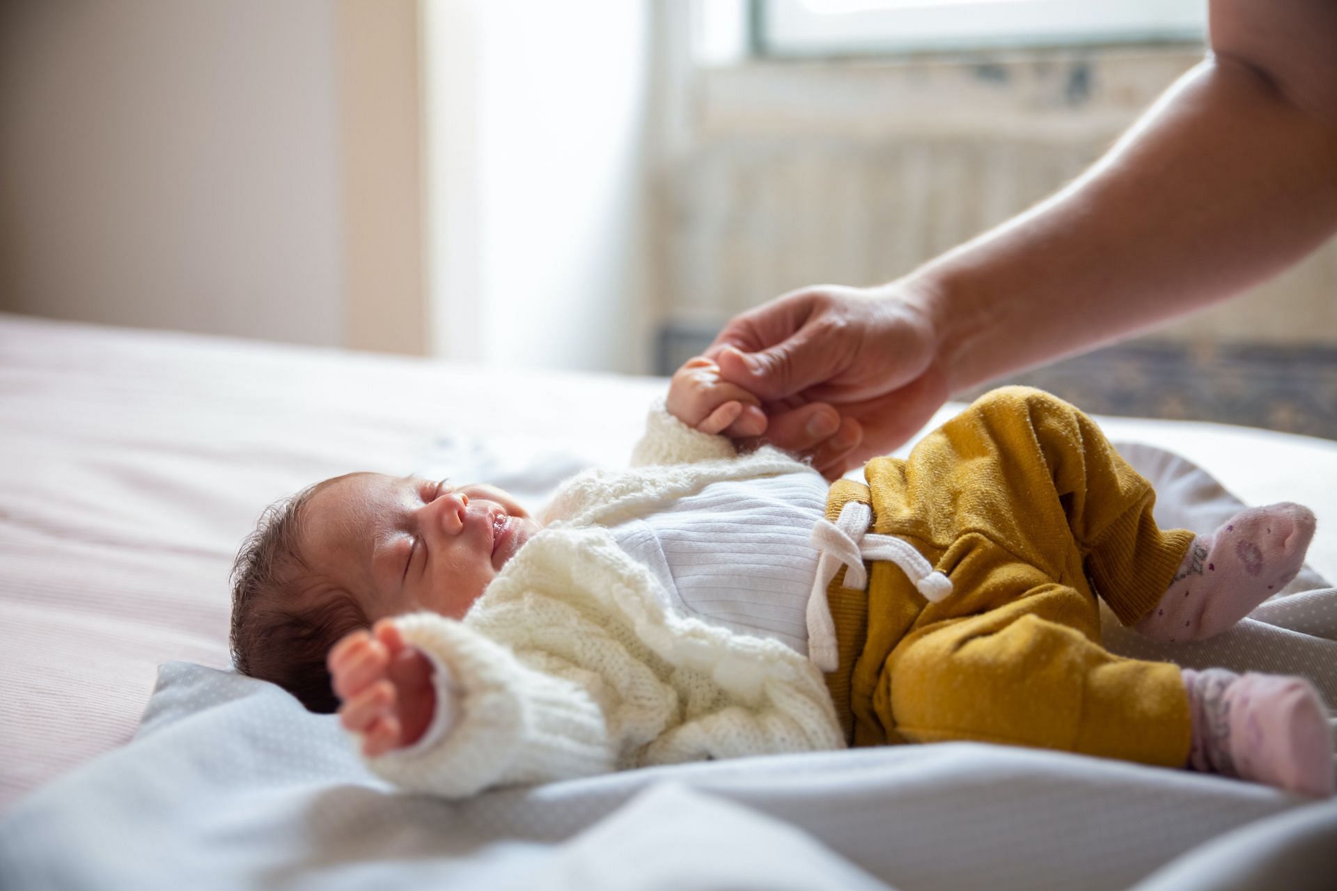 Hiccups are less bothersome and typically do not cause any distress for babies. (Image via Pexels/Kampus Production)