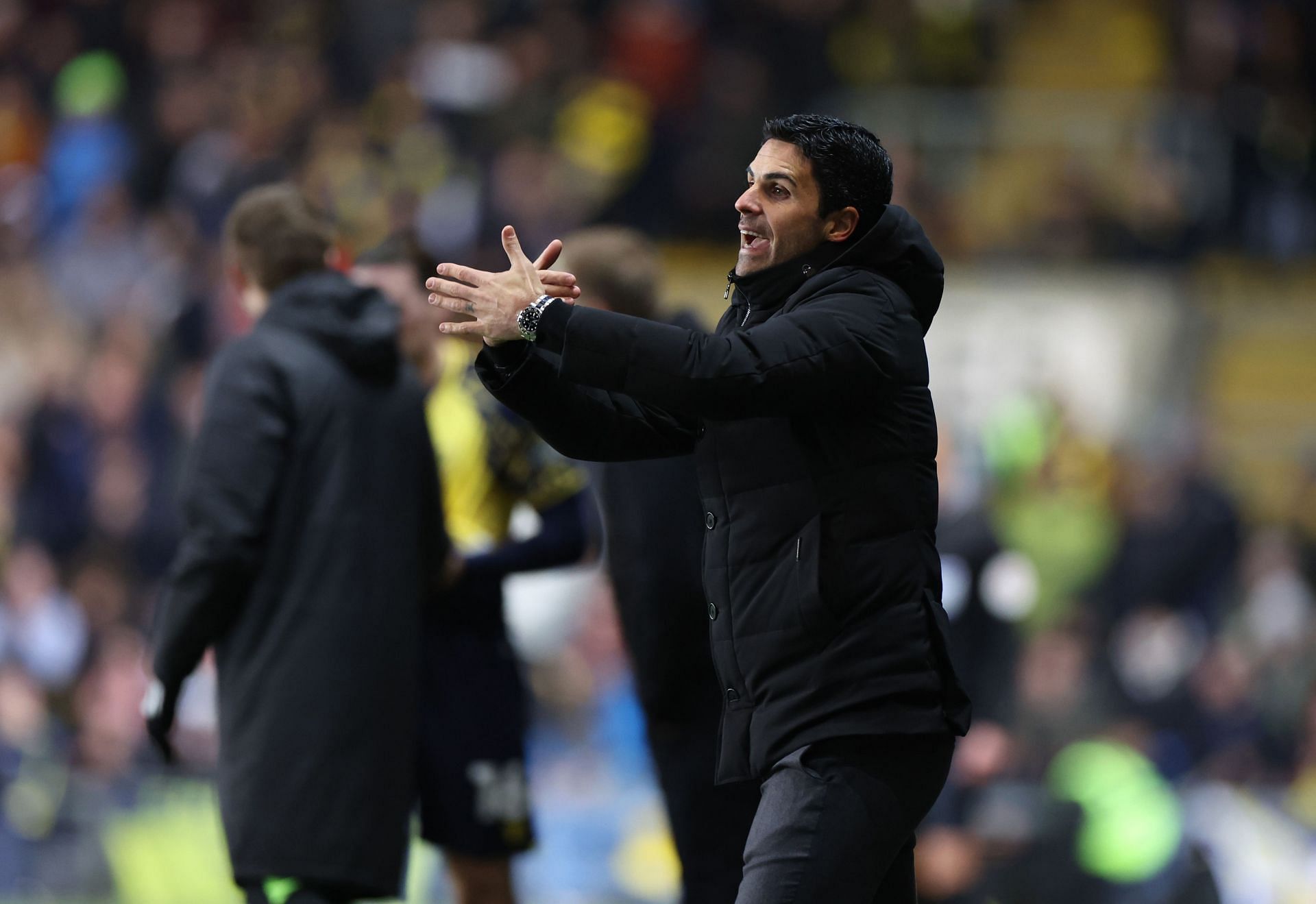 Arsenal manager Mikel Arteta instructing vs Oxford United: Emirates FA Cup Third Round