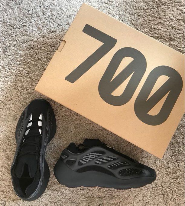 adidas yeezy 700 slides