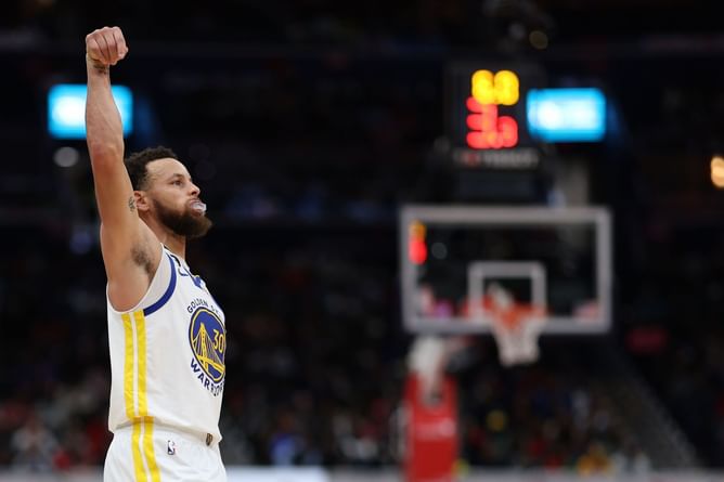 Watch: Steph Curry's striking win over Washington Wizards was witnessed by prominent celebrities like J.Cole, E-40 & others