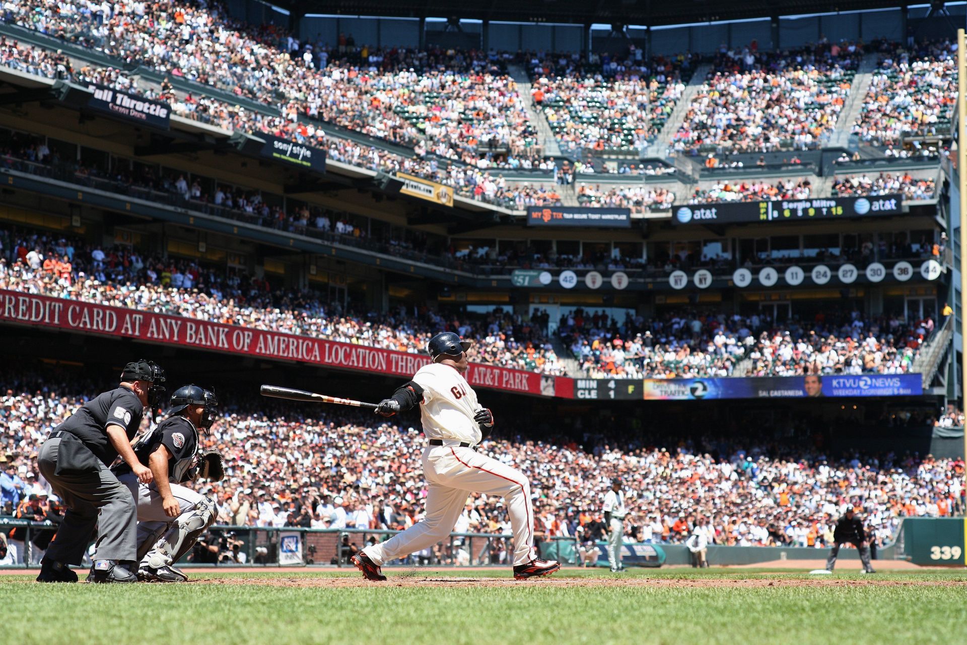 Barry Bonds ties Hank Aaron's home run record - Wikinews, the free news  source