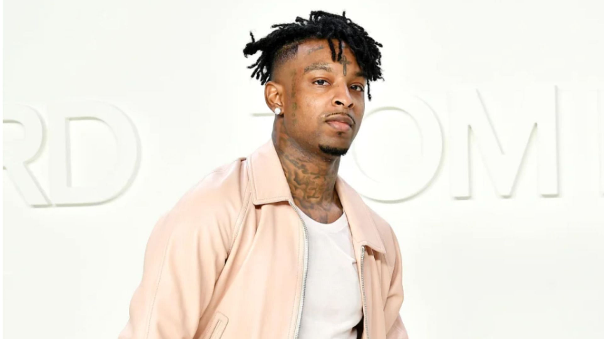 21 Savage recently got into a heated argument on Clubhouse. (Image via Getty)