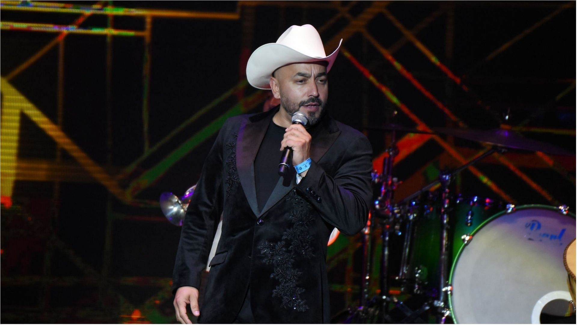 Lupillo Rivera is a father of six kids born from his previous relationships (Image via Carlos Tischler/Getty Images)