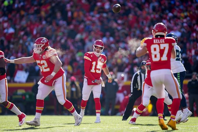 Best NFL DFS Picks for Saturday: Chiefs vs. Raiders- January 7 | 2023 NFL Regular Season
