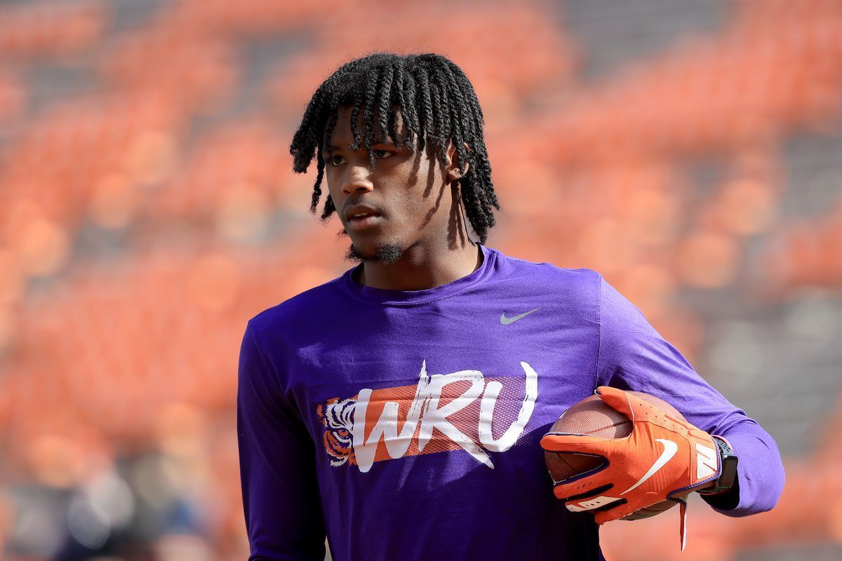 Bengals WR, former Clemson star tackled by Damar Hamlin offers prayers