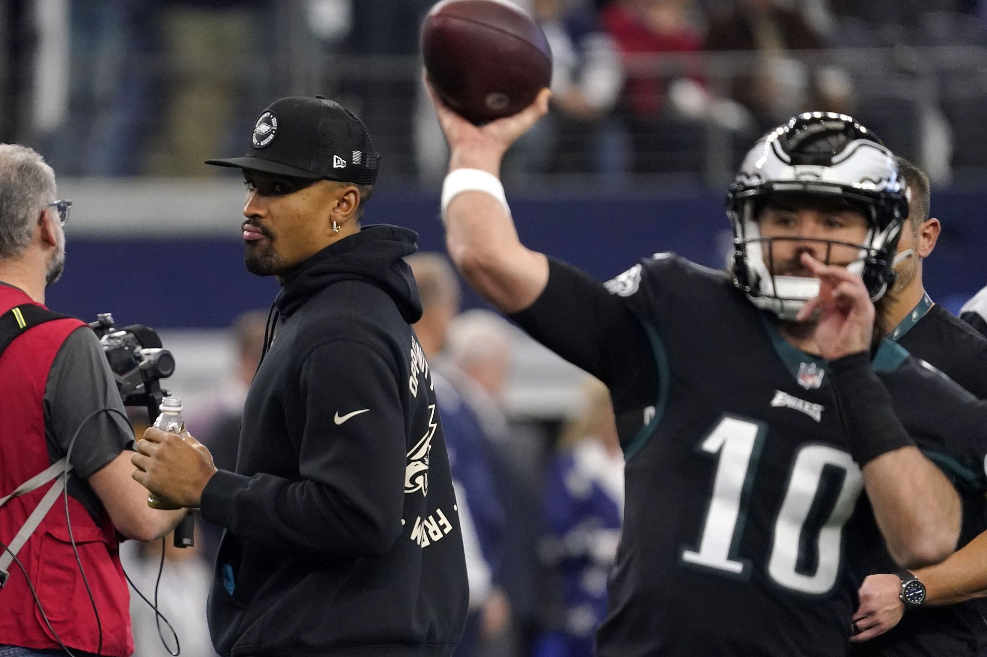 Is Jalen Hurts playing tonight against the Saints? Week 17 match