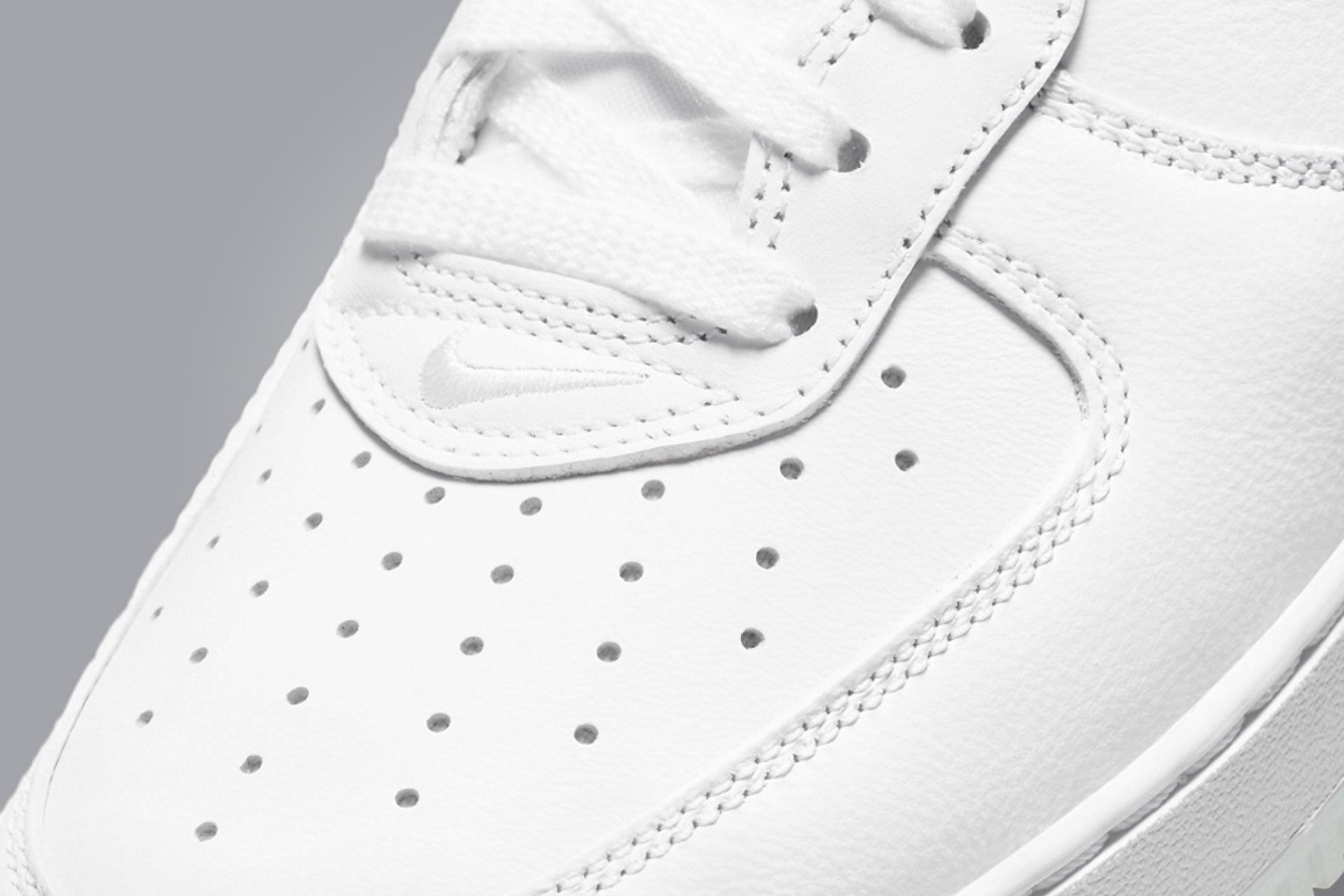 Take a closer look at the toe tops of the arriving sneakers (Image via Nike)