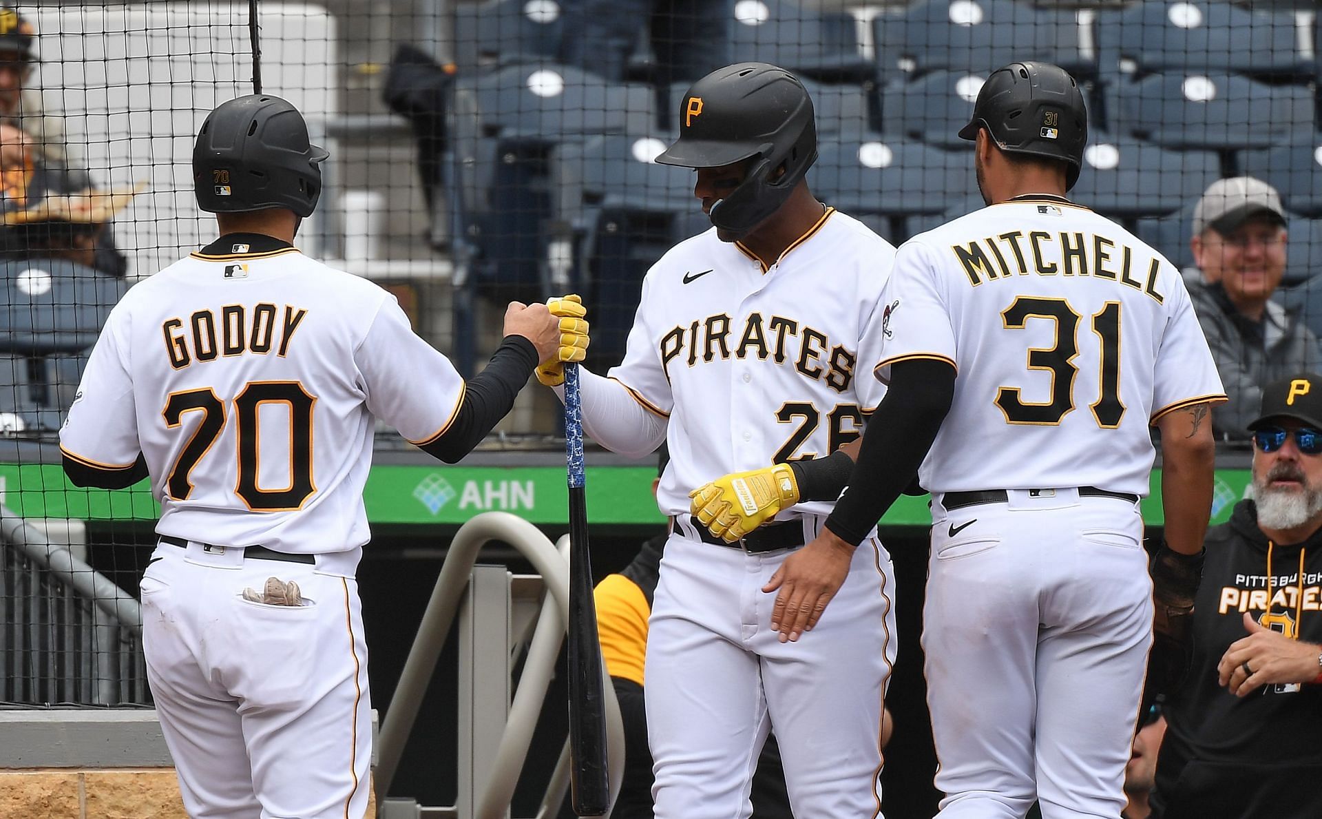 MLB Twitter reacts to report that the Pittsburgh Pirates have DFA'd Miguel  Andujar: I just can't believe it Very surprising