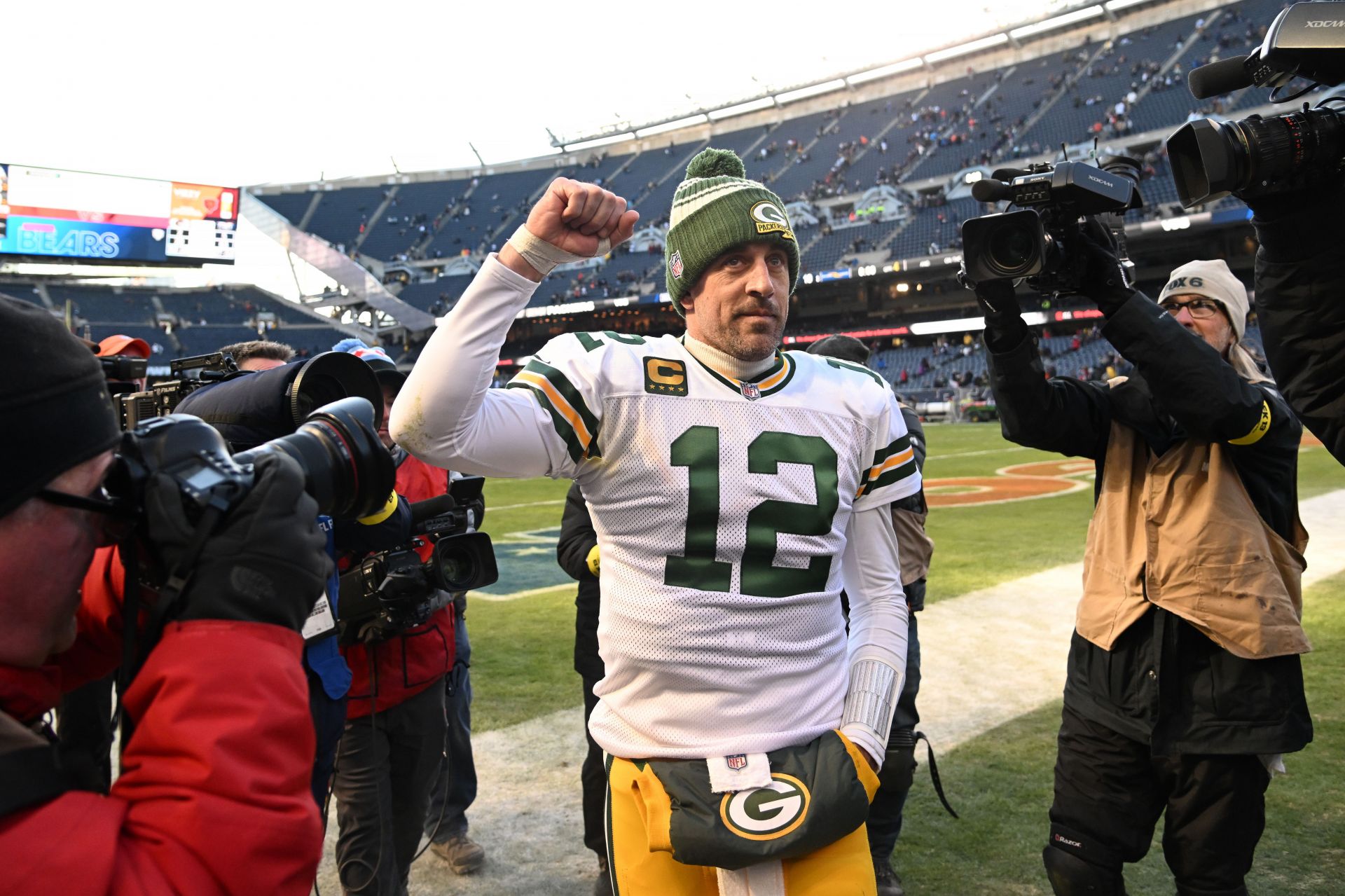 Packers QB Aaron Rodgers still owns the Bears, throws 450th TD pass to join  elites