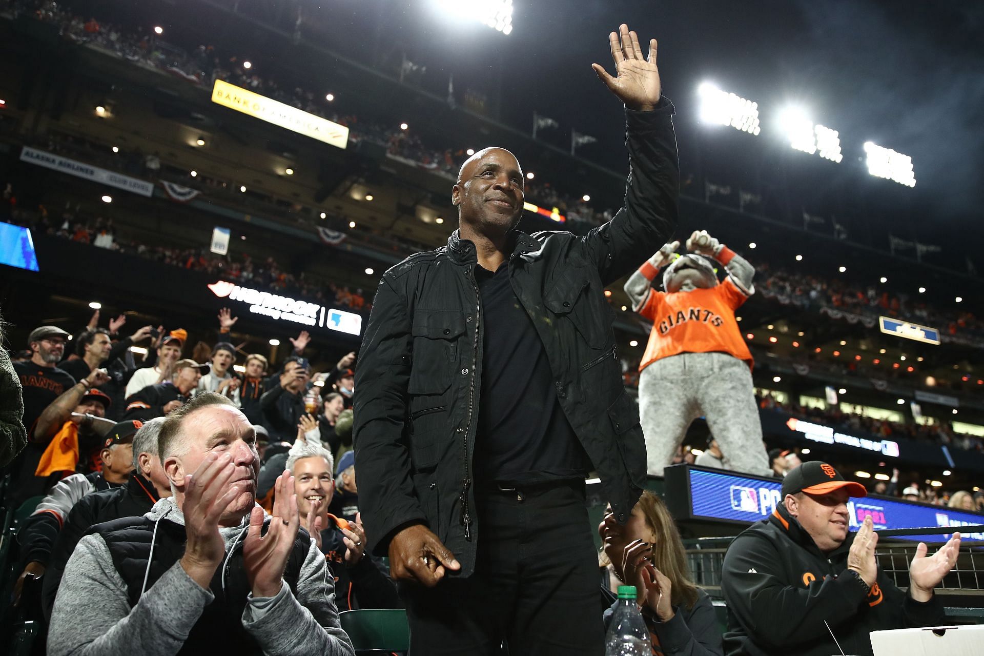 Barry Bonds at Division Series - Los Angeles Dodgers v San Francisco Giants - Game One