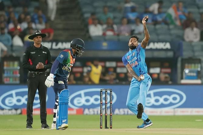 "बतौर गेंदबाज हार्दिक पांड्या भारतीय क्रिकेट टीम के लिए एक बड़ी लक्जरी हैं", दिग्गज ने दिया बड़ा बयान