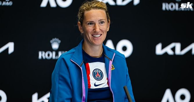 Victoria Azarenka ordered to take off PSG jersey at Australian Open