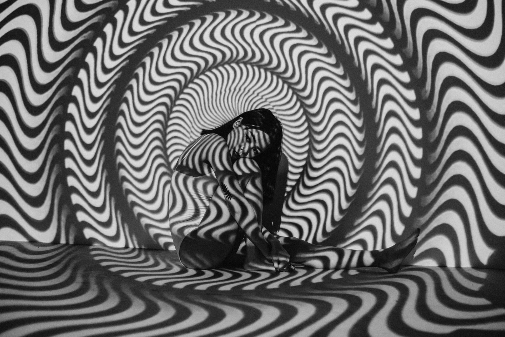 Hallucinations are a key indicator of psychosis. (Image via Pexels/ Cottonbro Studio)