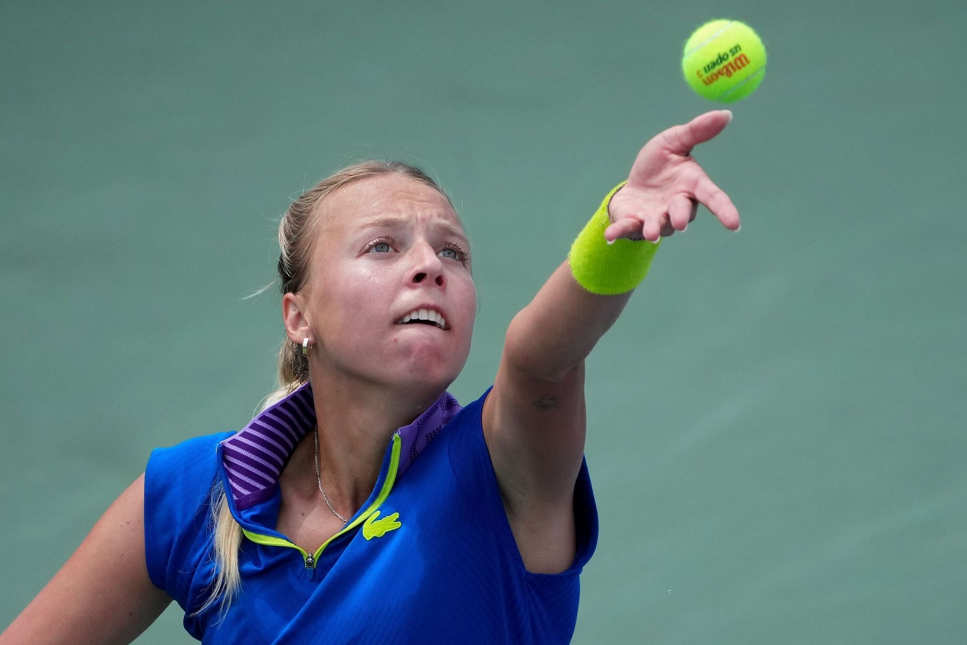 Anett Kontaveit serves at the Western &amp; Southern Open