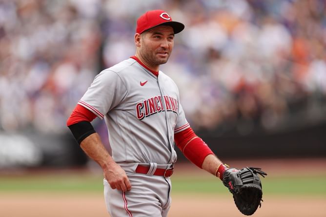 Cincinnati Reds star Joey Votto isn't thinking about retirement despite age and health concerns: "Never once did I think about walking away"