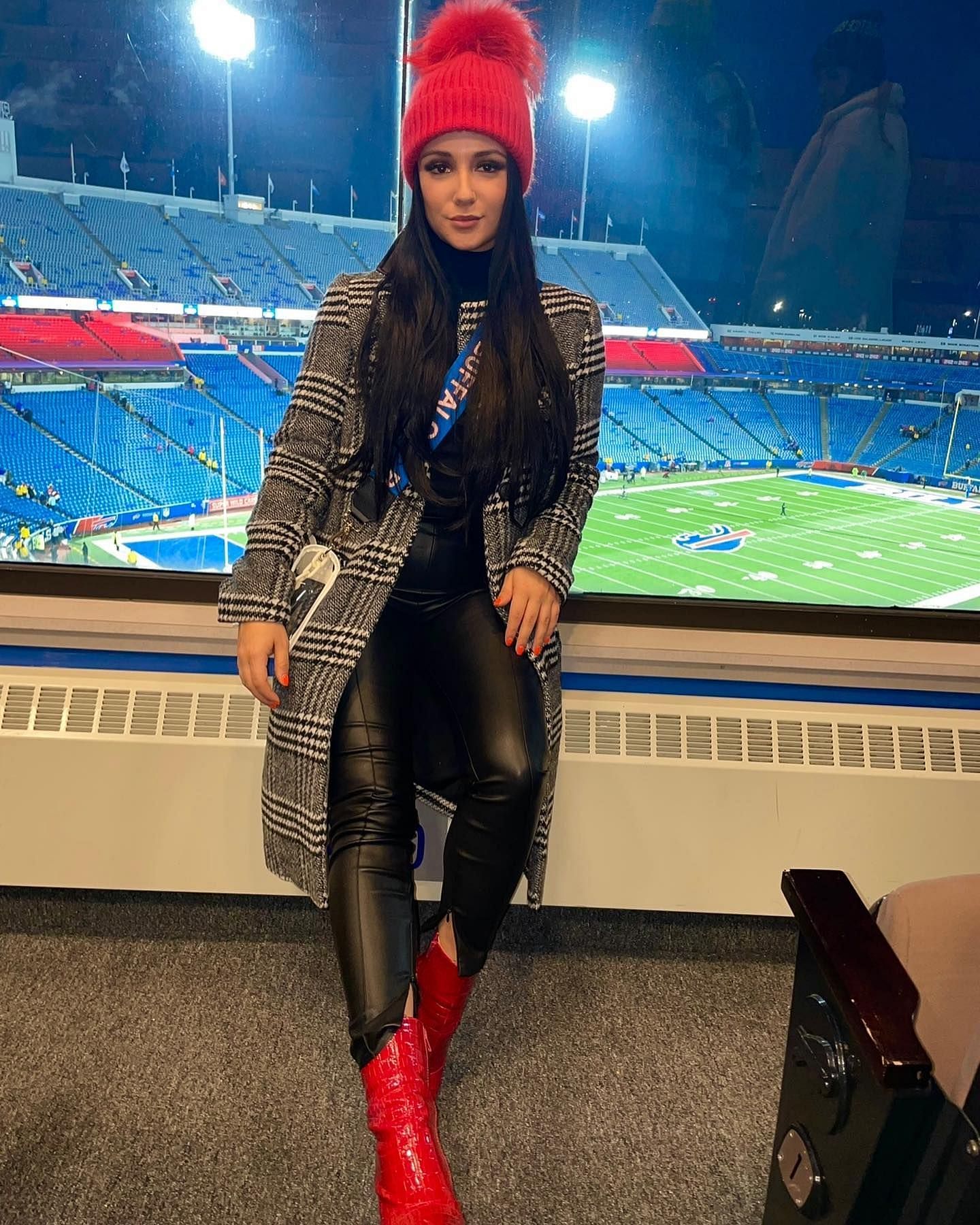 Meet Donnett Hickson, girlfriend of Giants QB Davis Webb