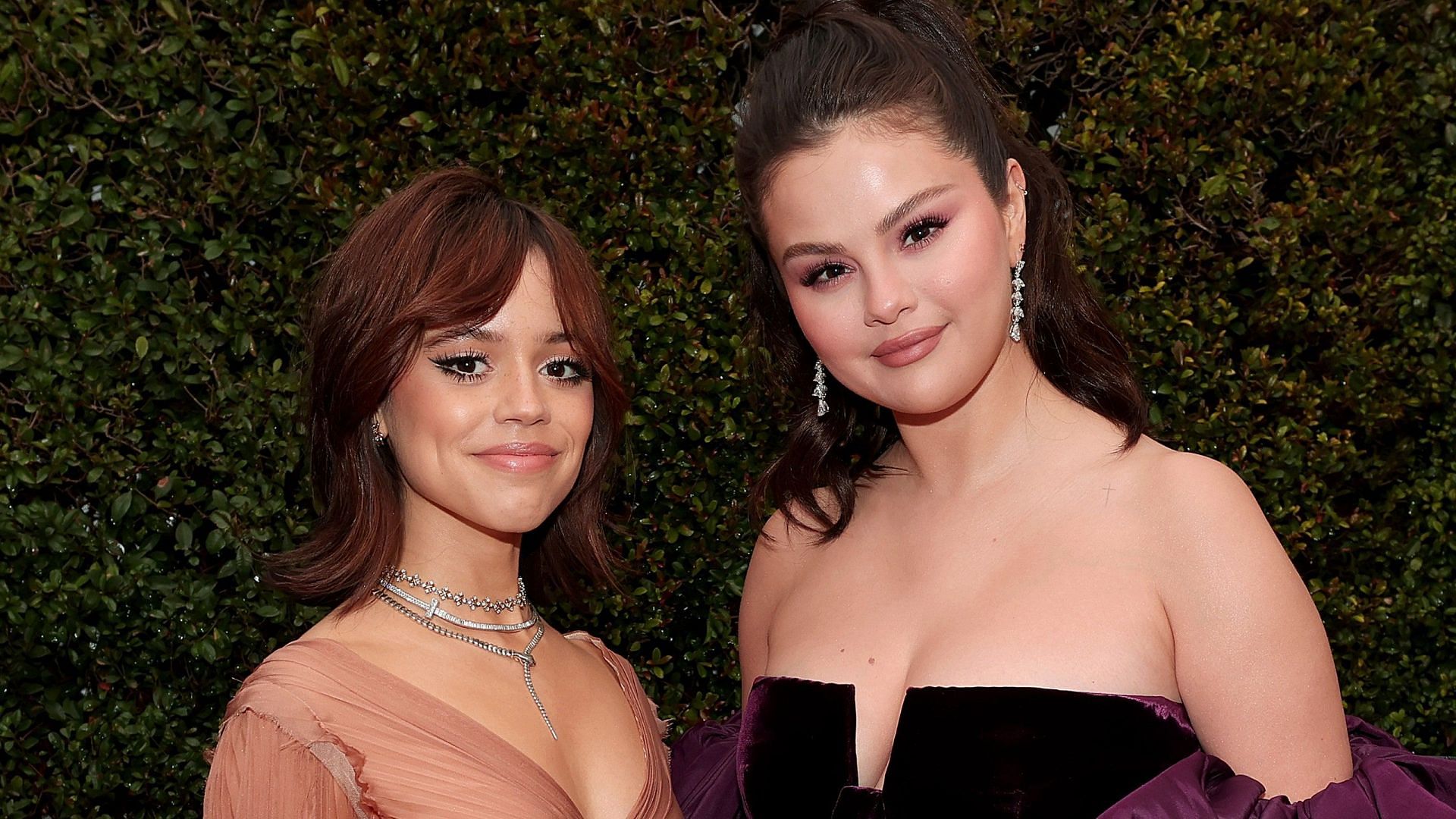 Jenna Ortega and Selena Gomez on the red carpet at the 2023 Golden Globe (Image via Christopher Polk/Getty Images)