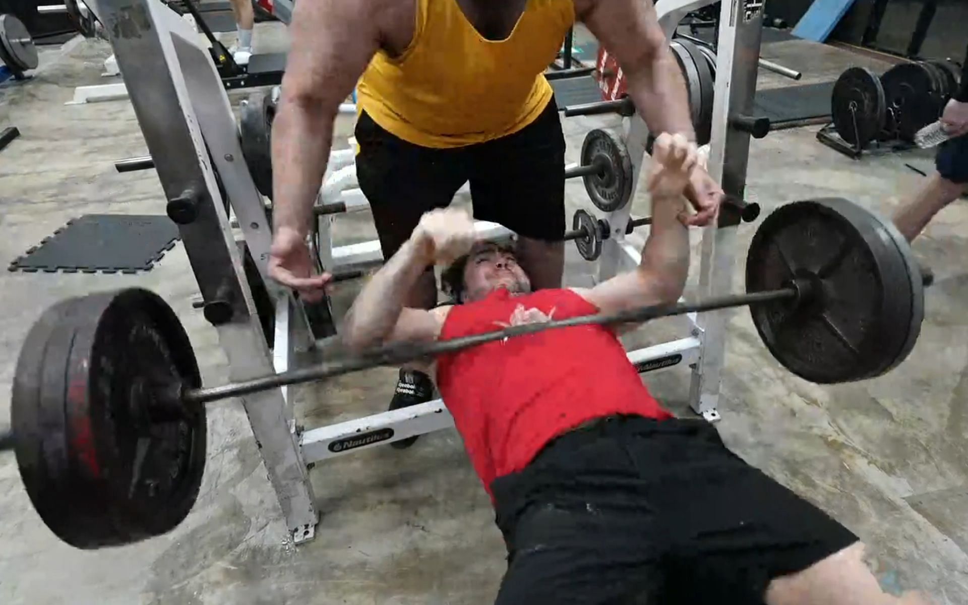 Mizkif dropping 315 lbs bench press went viral on the internet (Image via Mizkif/Twitch)