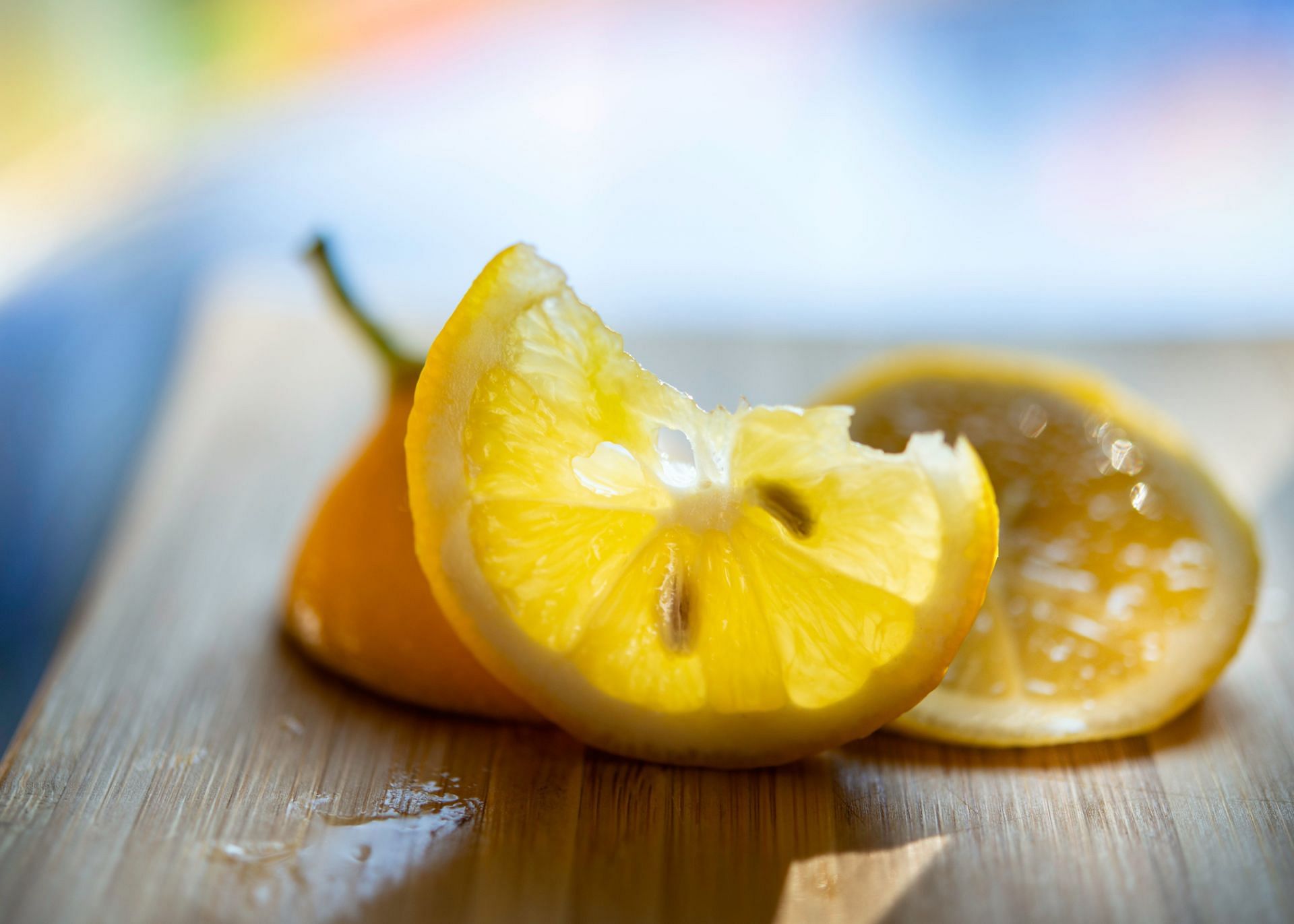 Lemon juice is mild and can be used for cooking. (Image via Unsplash/Cristina Anne Costello)