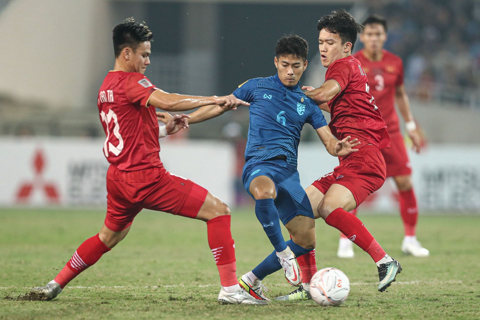 Thailand and Vietnam played out a 2-2 draw in the first-leg 