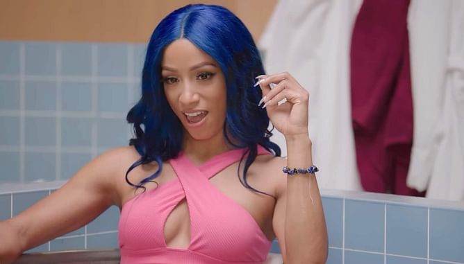 43-year-old WWE legend challenges Sasha Banks to a huge match; possible retirement?