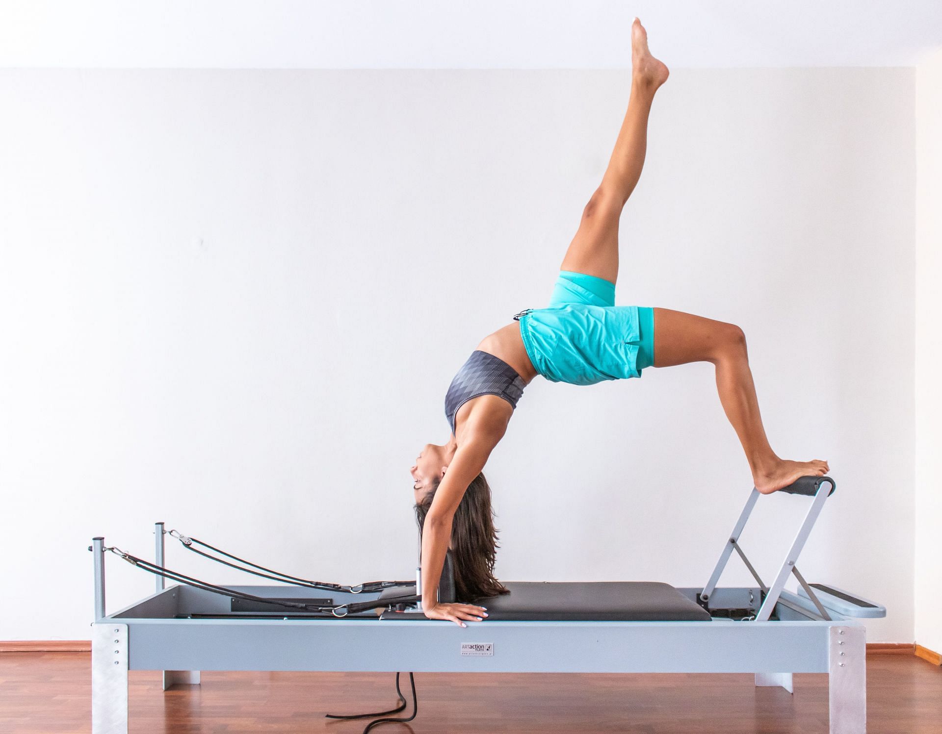 There are a variety of exercises you can perform on the reformer (Image via Pexels/Maria Charizani)
