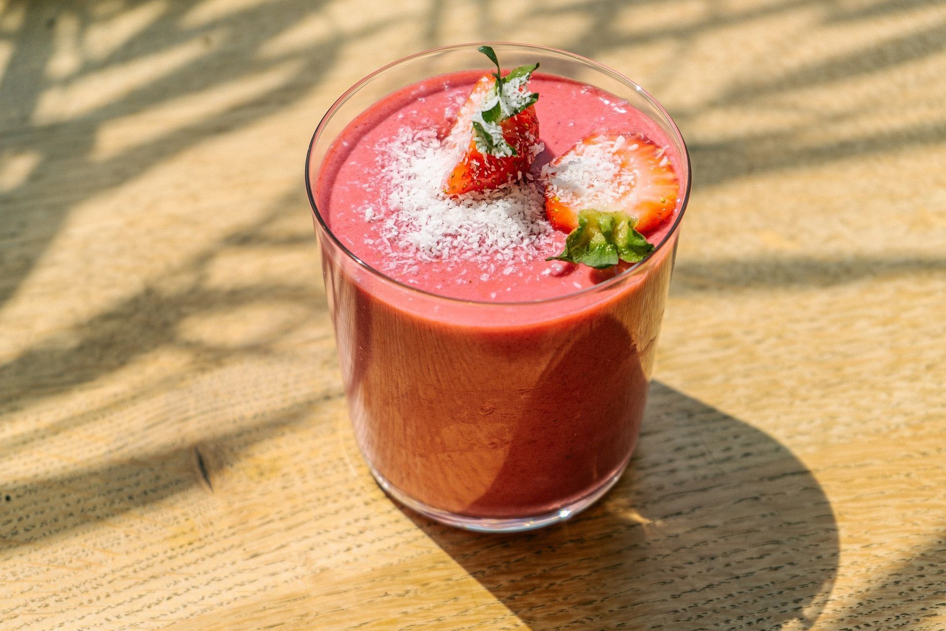 Prune juice is healthy and nutritious.(Photo via Pexels/Antoni Shkraba)