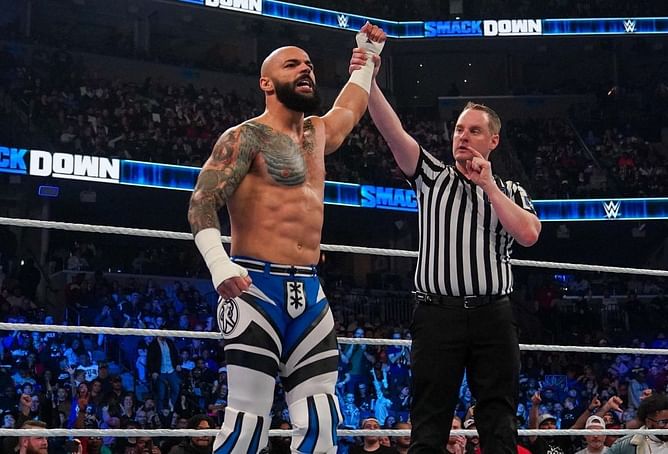 WWE SmackDown में 150 किलो के Superstar को हराकर पूर्व चैंपियन ने Royal Rumble 2023 मैच में बनाई जगह