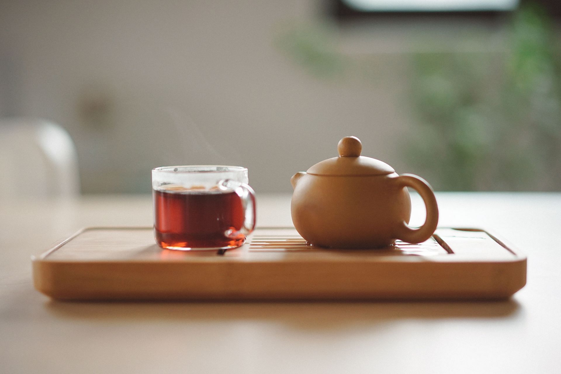 Tea is one of the best remedies for bloating and other digestive issues. (Image via Unsplash / Manki Kim)