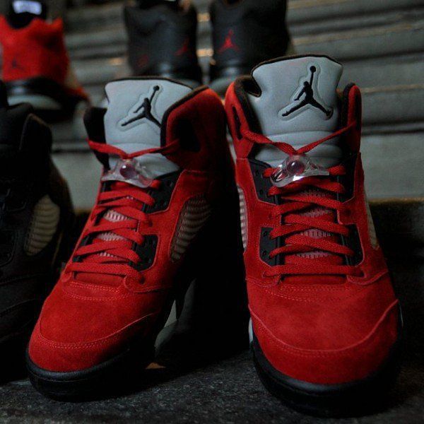 Air Jordan 5 Retro Supreme - Petagadget  Nike shoes women, Sneakers  fashion, Sneakers