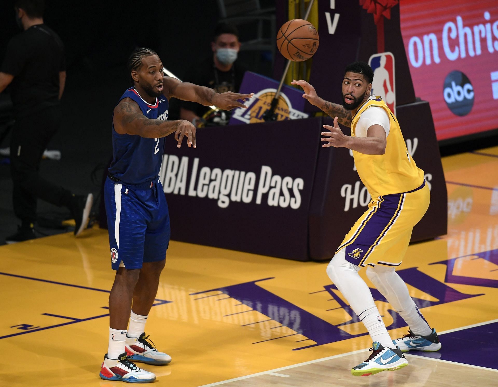 NBA Sneaker Watch: First look at the New Balance kicks Kawhi Leonard will  wear on Christmas Day against Lakers 