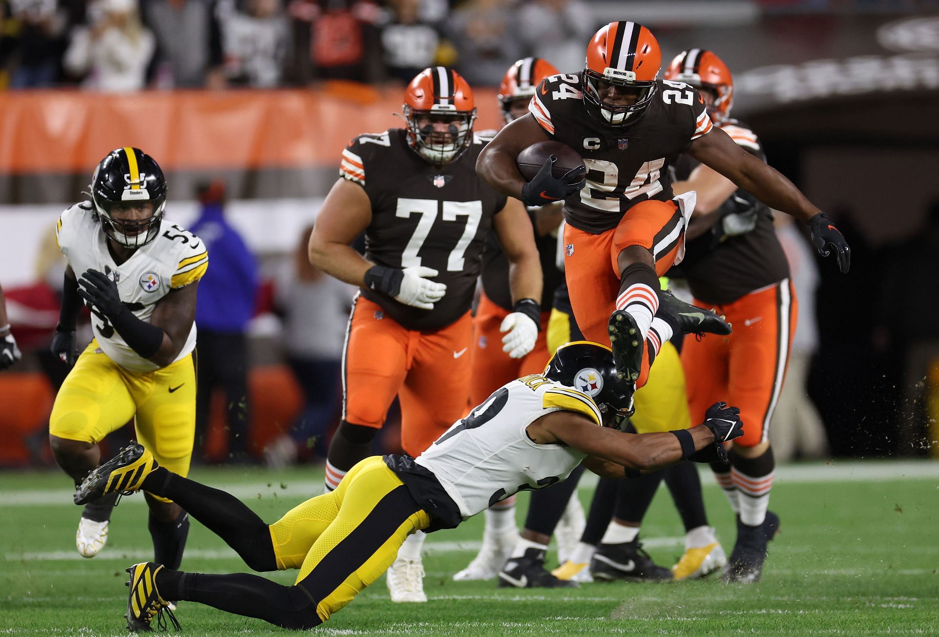 Pittsburgh Steelers v Cleveland Browns