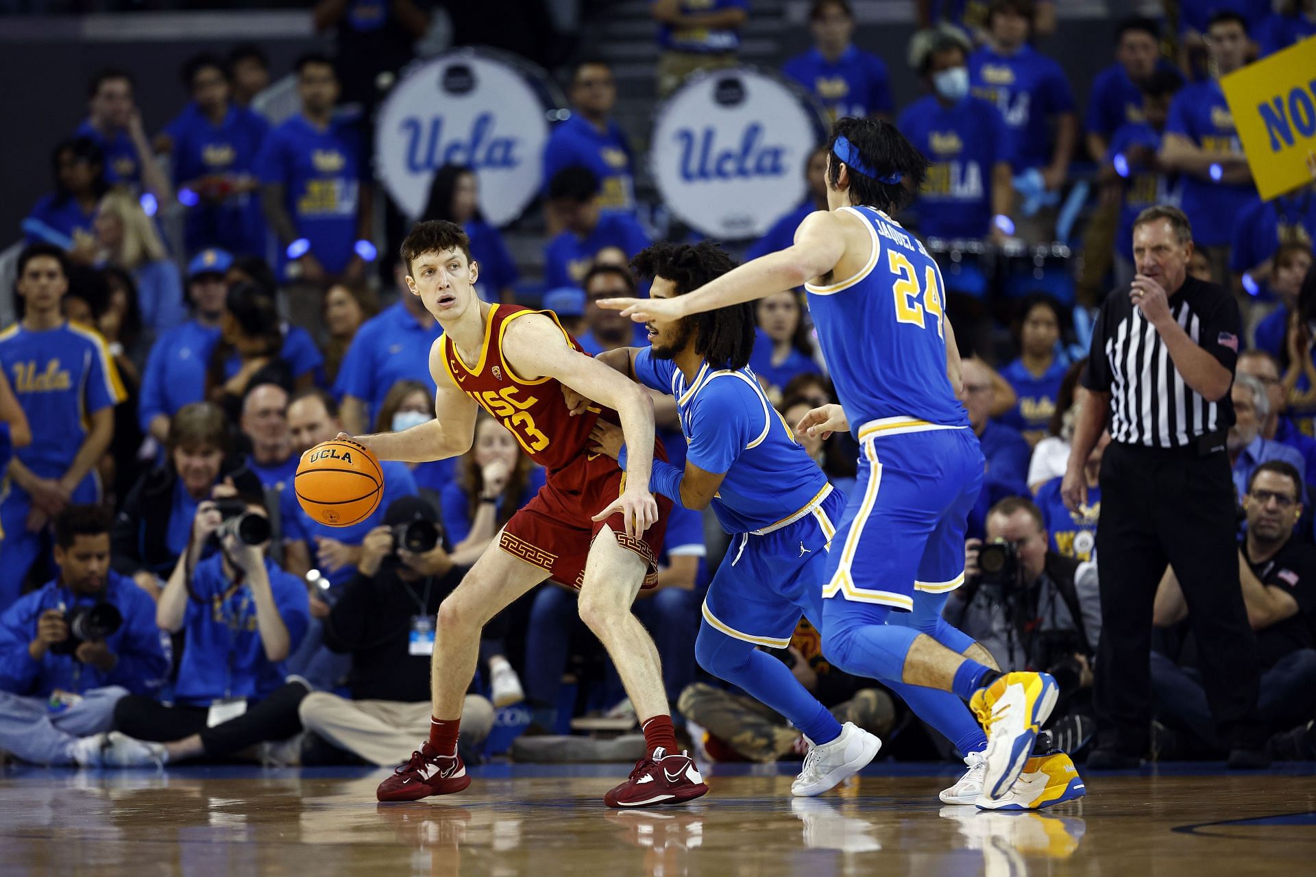 USC v UCLA