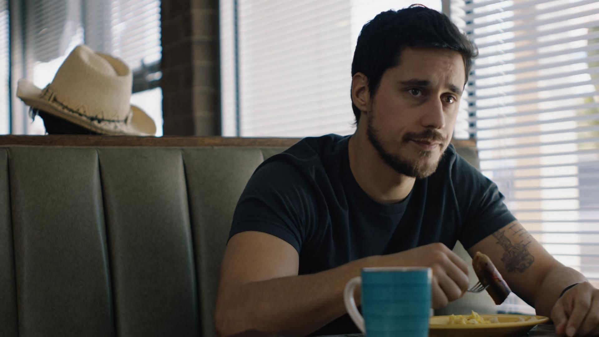 Peter Gadiot as seen in Queen of the South (Image via USA Network)
