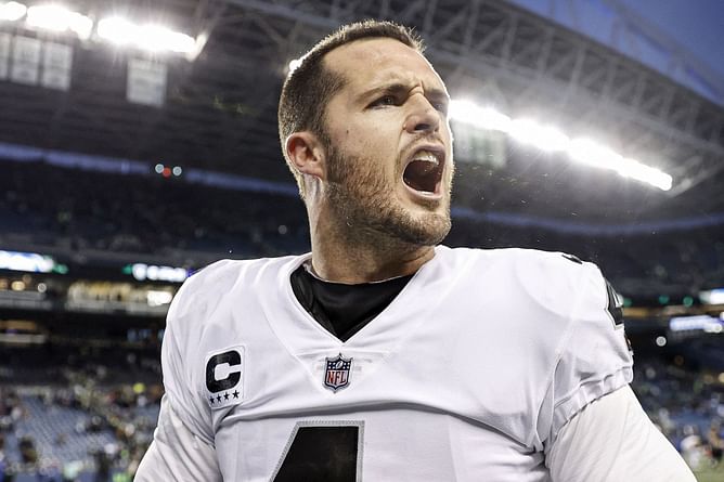 EXCLUSIVE: Former NFL HC Mike Smith left baffled by Raiders' decision to let go of Derek Carr following $121 million contract extension