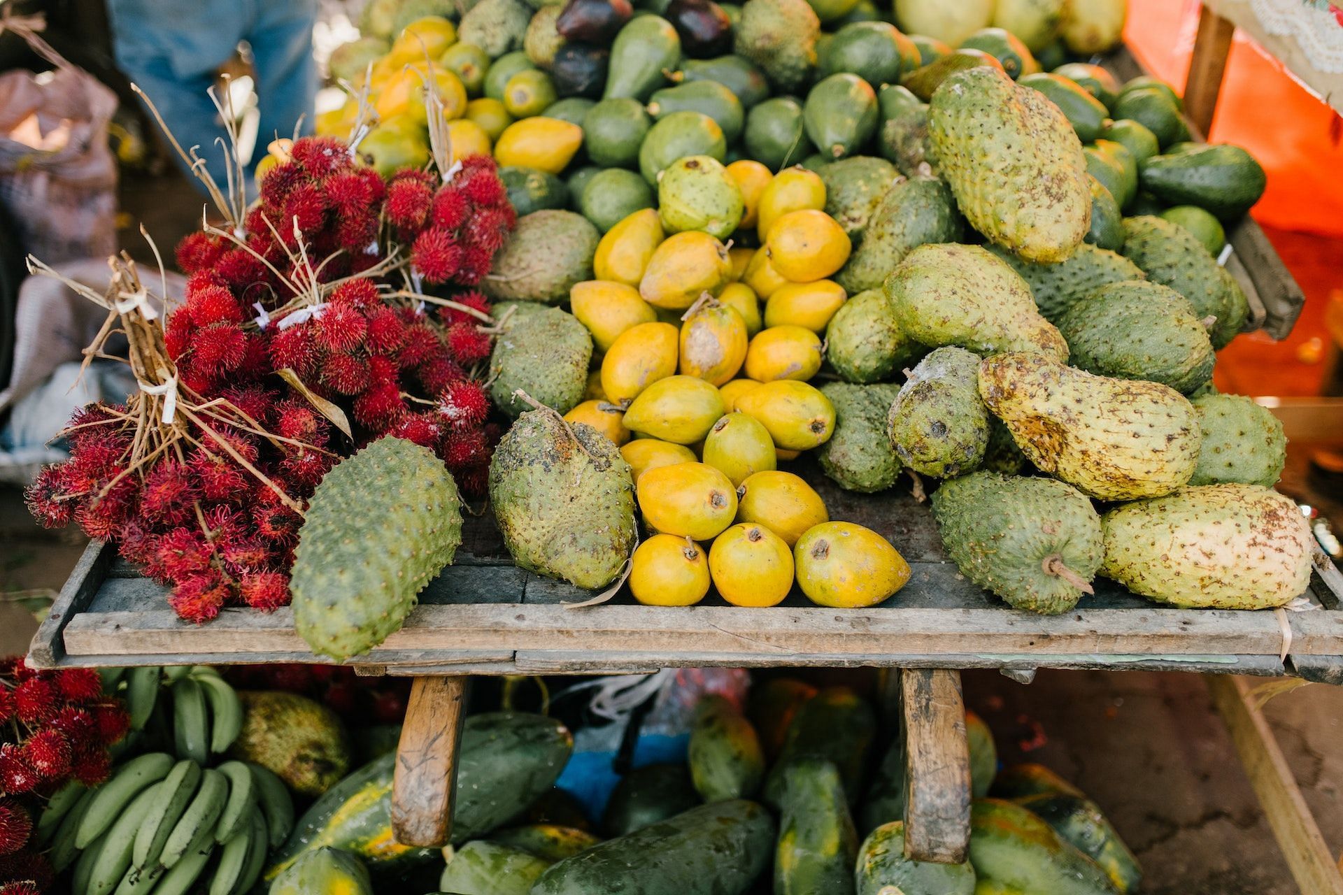 These fruits are rich in dietary fiber (Image via Unsplash/Julia Volk)