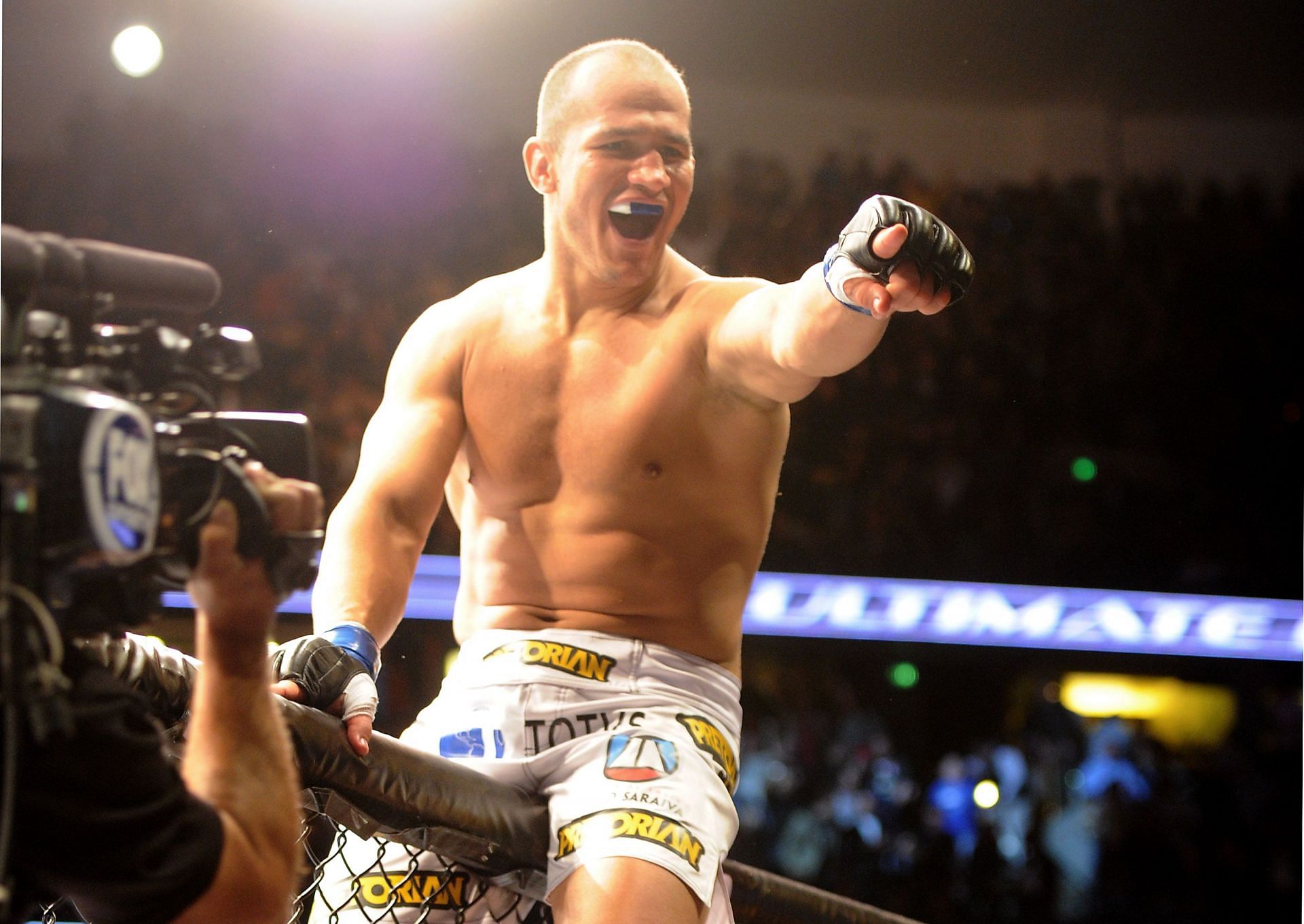 Junior dos Santos' UFC debut couldn't have gone any better.