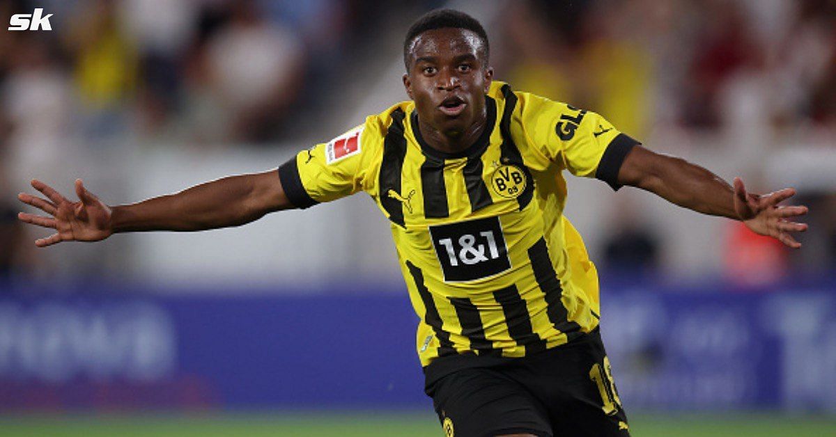 Borussia Dortmund offer fresh contract to Moukoko