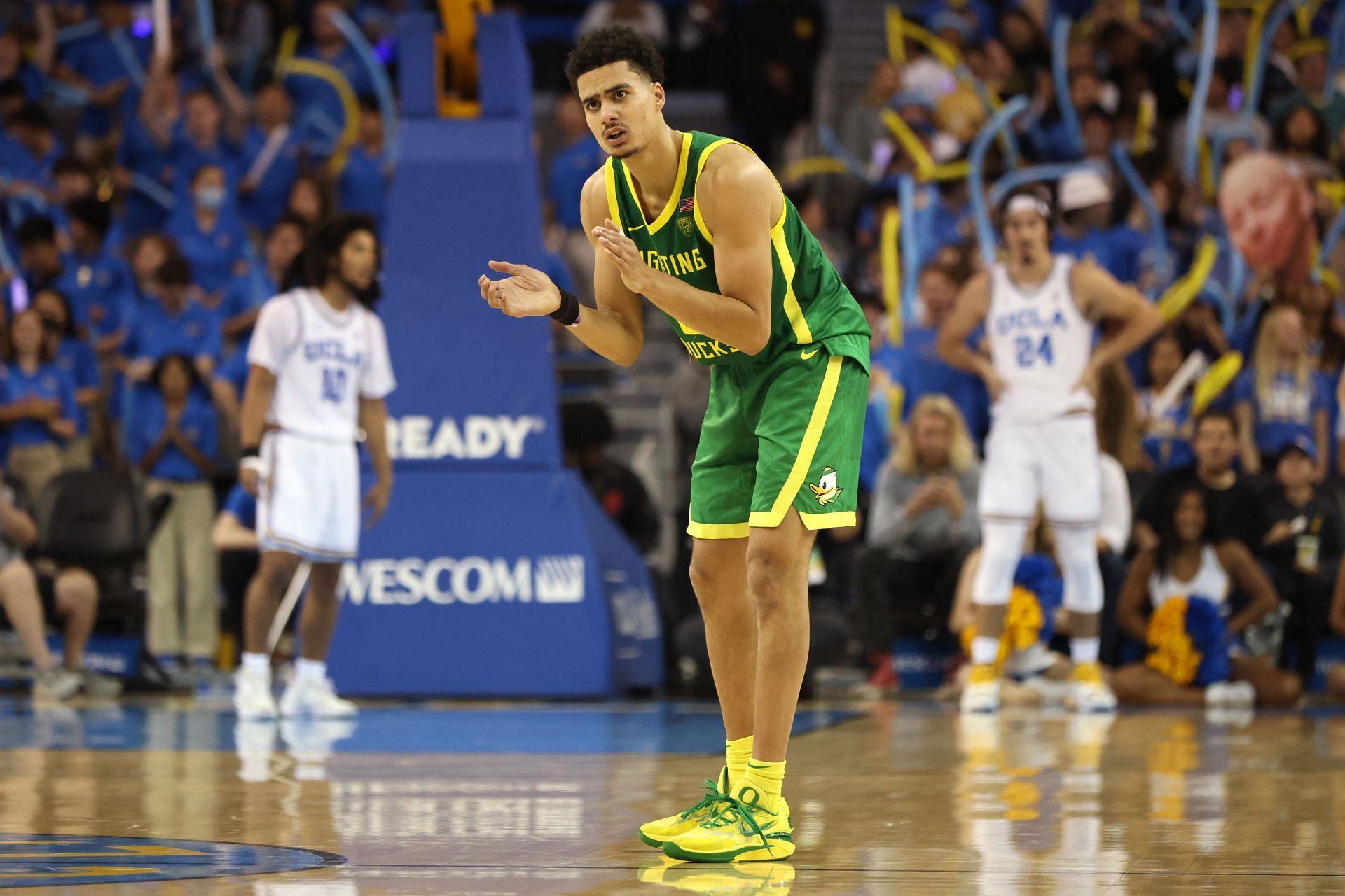 Oregon v UCLA