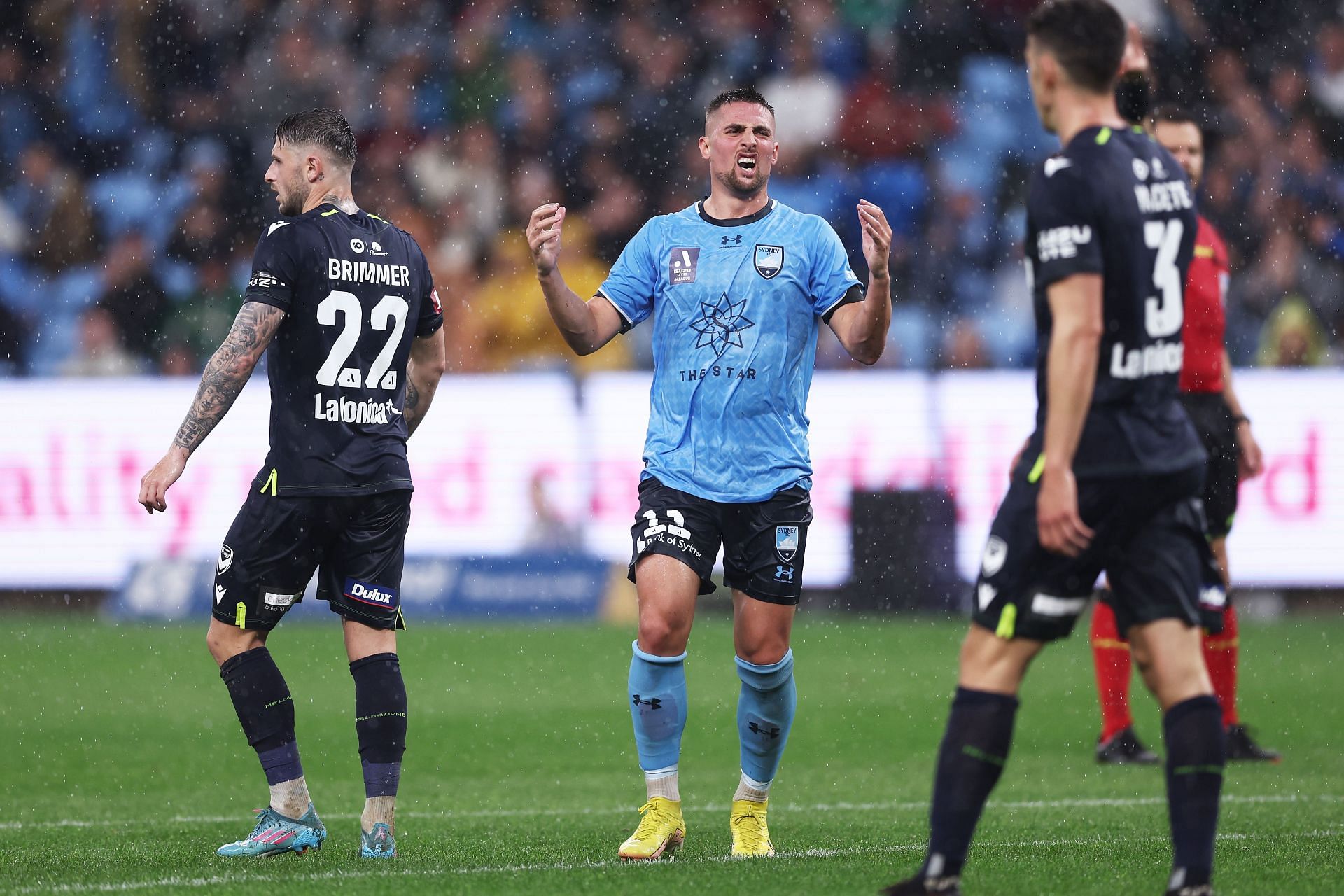 A-League: Melbourne Victory 3-2 Melbourne City – as it happened, A-League  Men