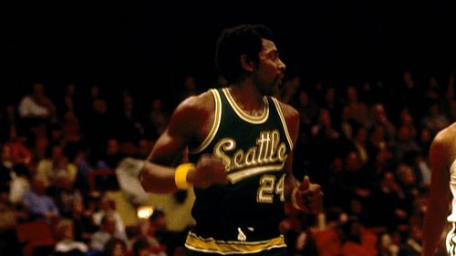 Spencer Haywood playing for Seattle SuperSonics