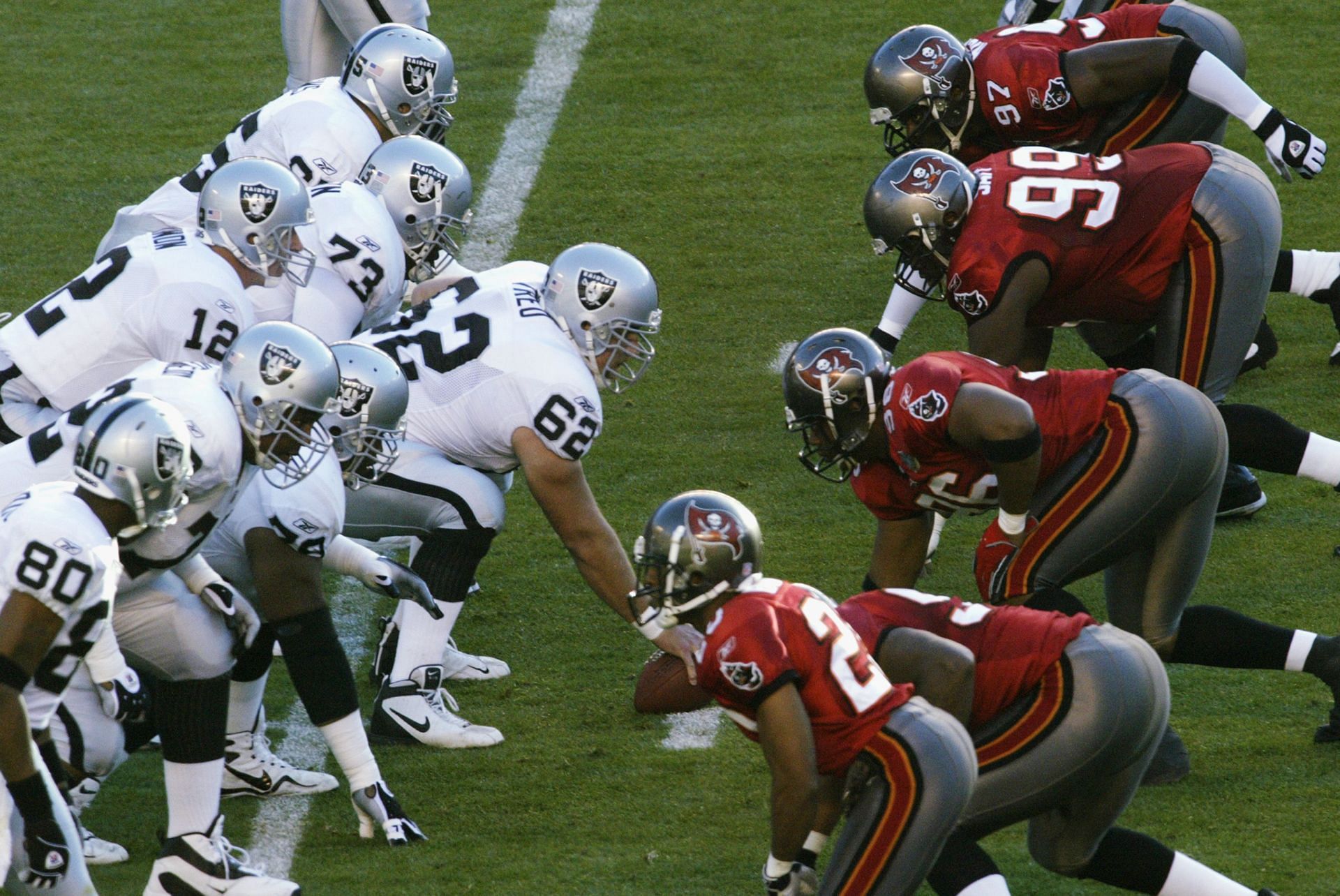 Buccaneers dominate in Super Bowl XXXVII