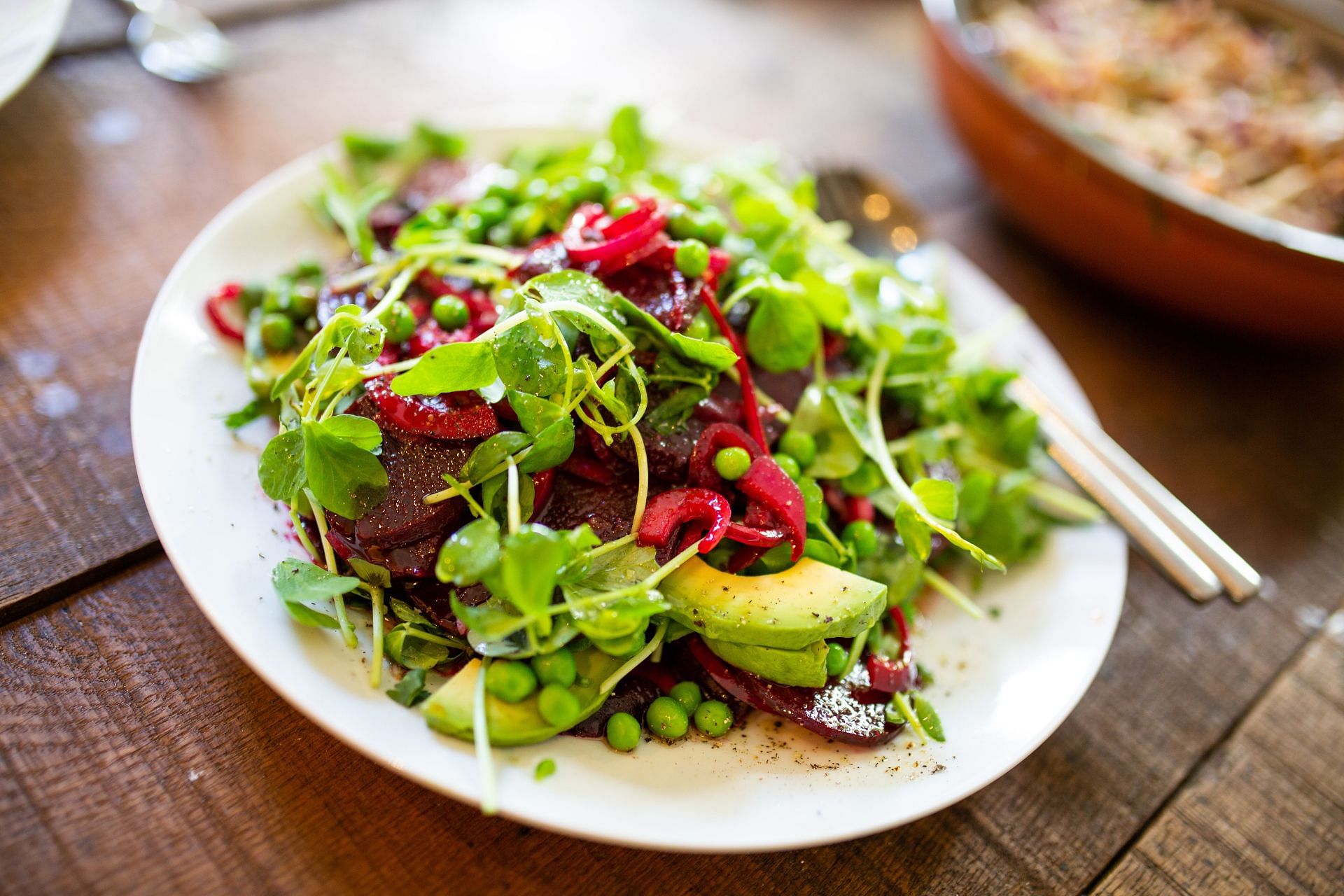 Change up ingredients of you salad to make it more delicious. (Image via Unsplash/ Jonathan Farber)