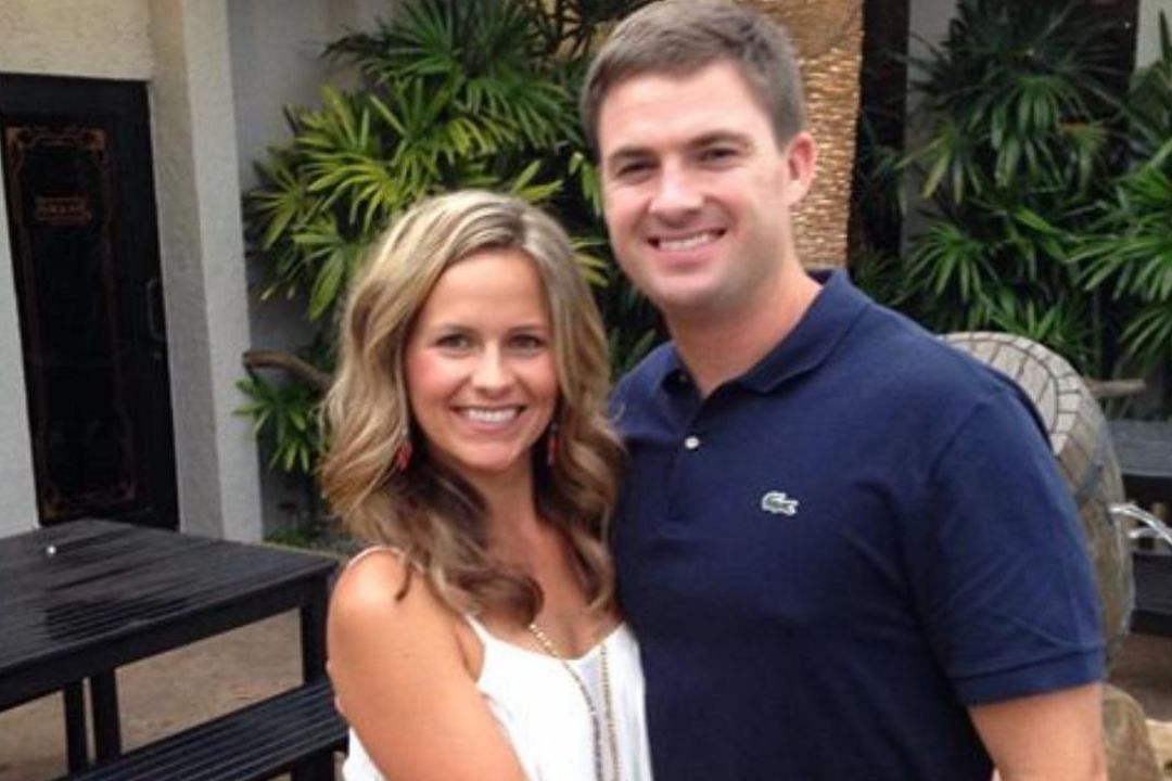 Sarah Sherman Taylor (l), wife of Bengals HC Zac Taylor (r)