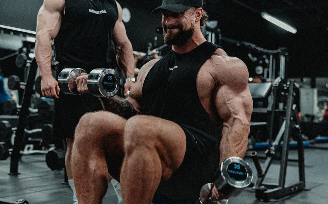 Bicep curls (Pic via Chris Bumstead&#039;s Instagram: @cbum)