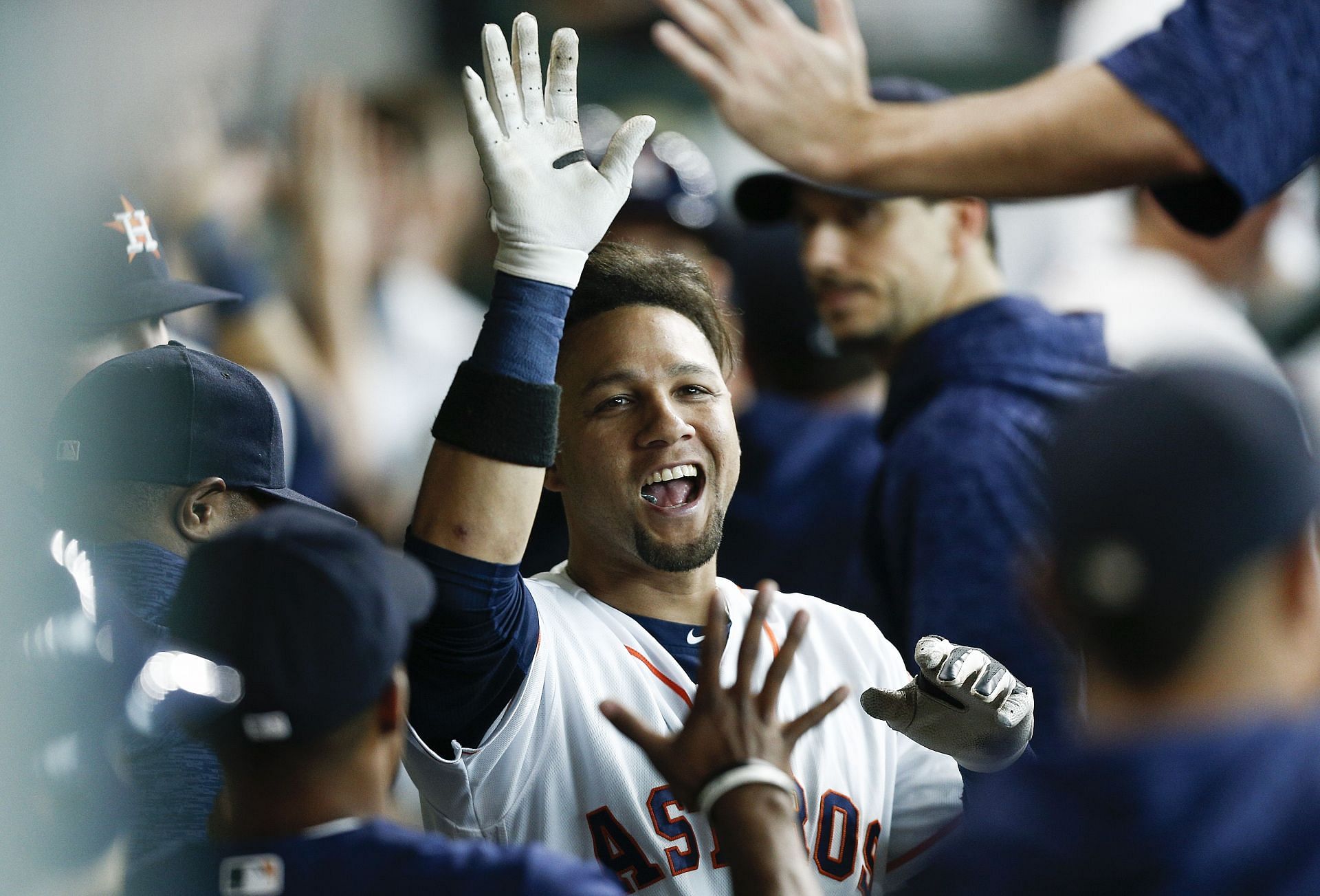 Astros' Yuli Gurriel makes racist gesture toward Yu Darvish - Chicago  Sun-Times