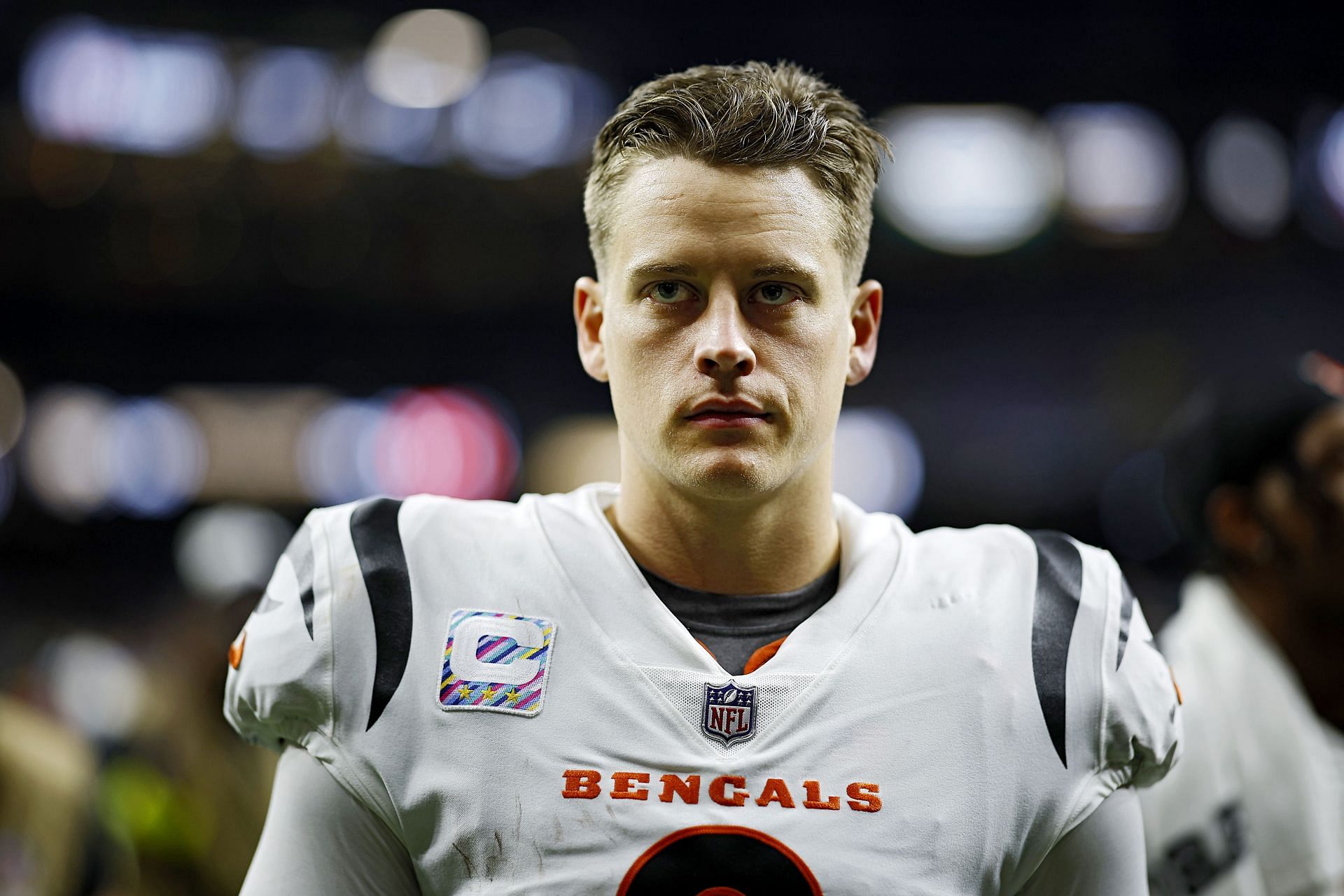 November 22, 2020: Cincinnati Bengals quarterback Joe Burrow (9) surveys  the field during the NFL Game between the Cincinnati Bengals and Washington  Football Team at FedEx Field in Landover, Maryland Photographer: Cory