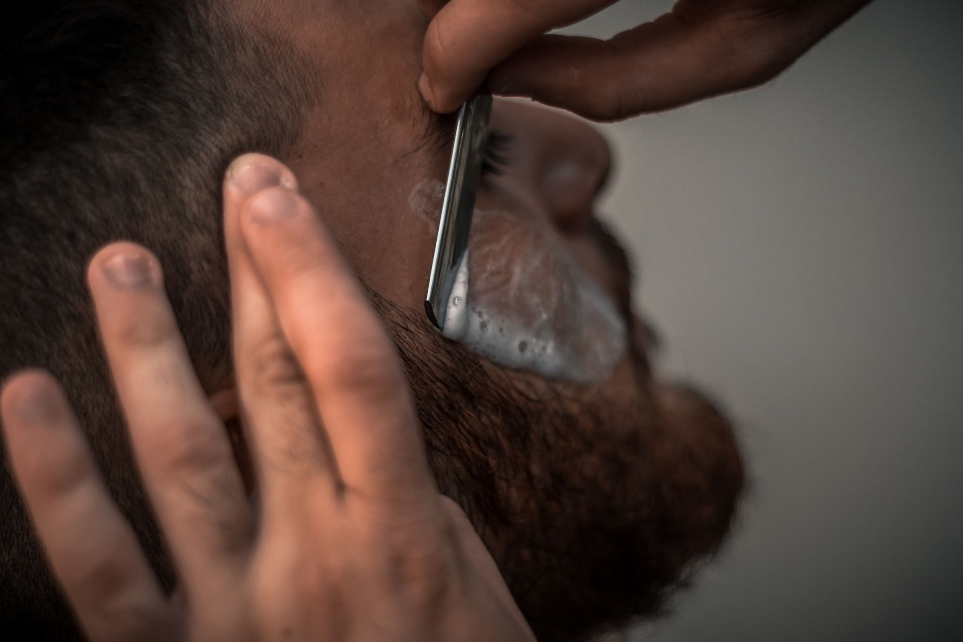 Shaving might lead to razor bumps. (Photo via Pexels/Nikolaos Dimou)