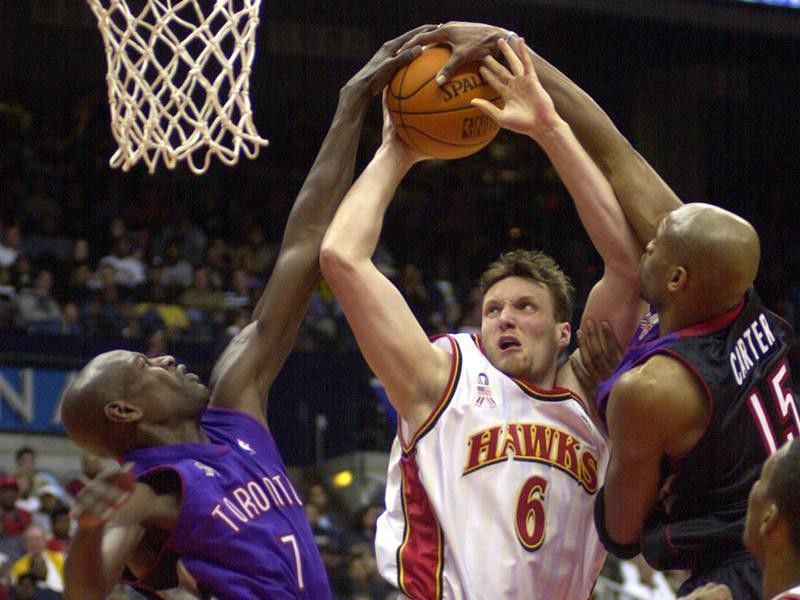 Cal Bowdler playing for the Atlanta Hawks