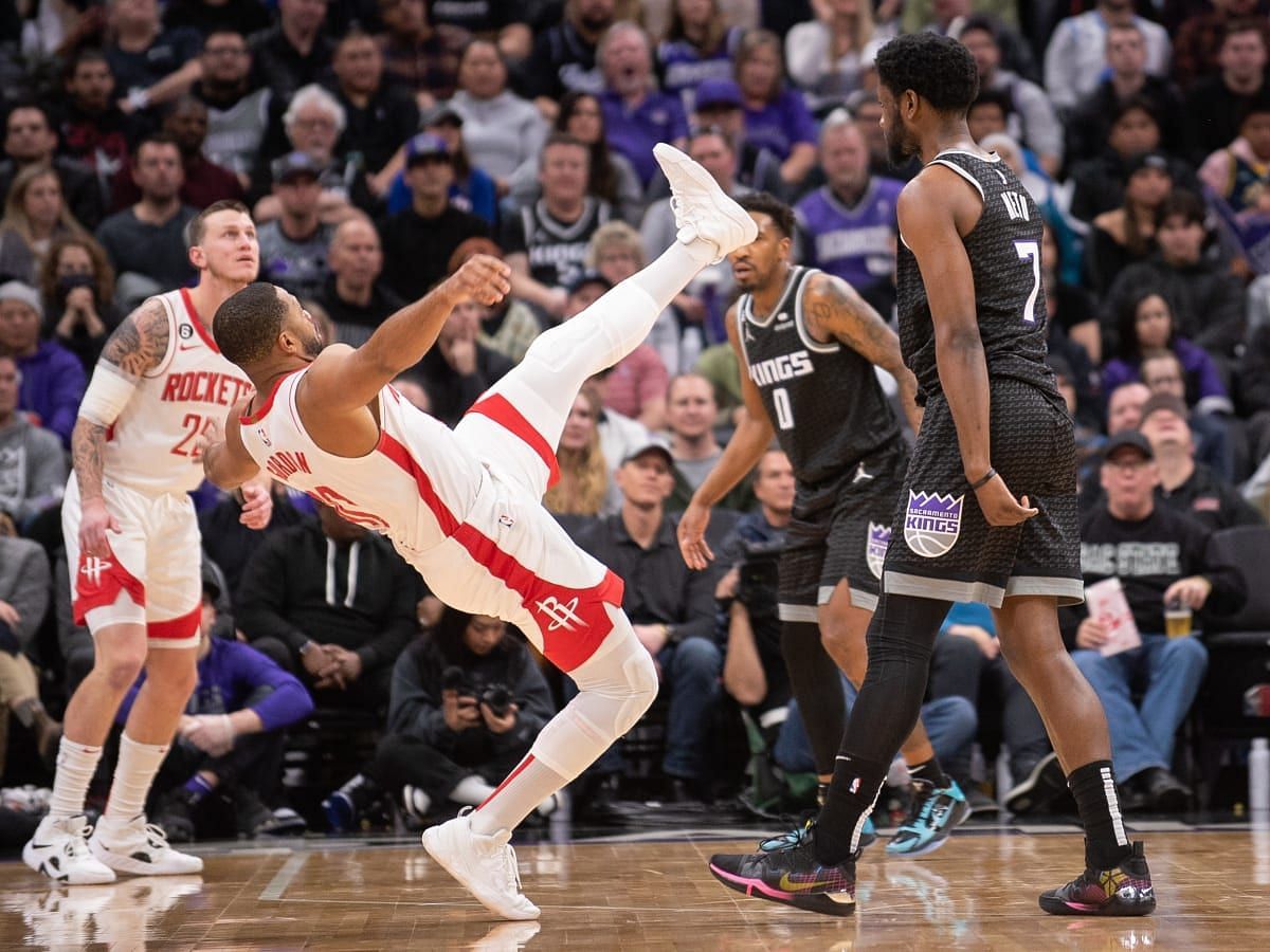 The Houston Rockets and Sacramento Kings have had two straight testy encounters in a span of three days. [photo: Sports Illustrated]